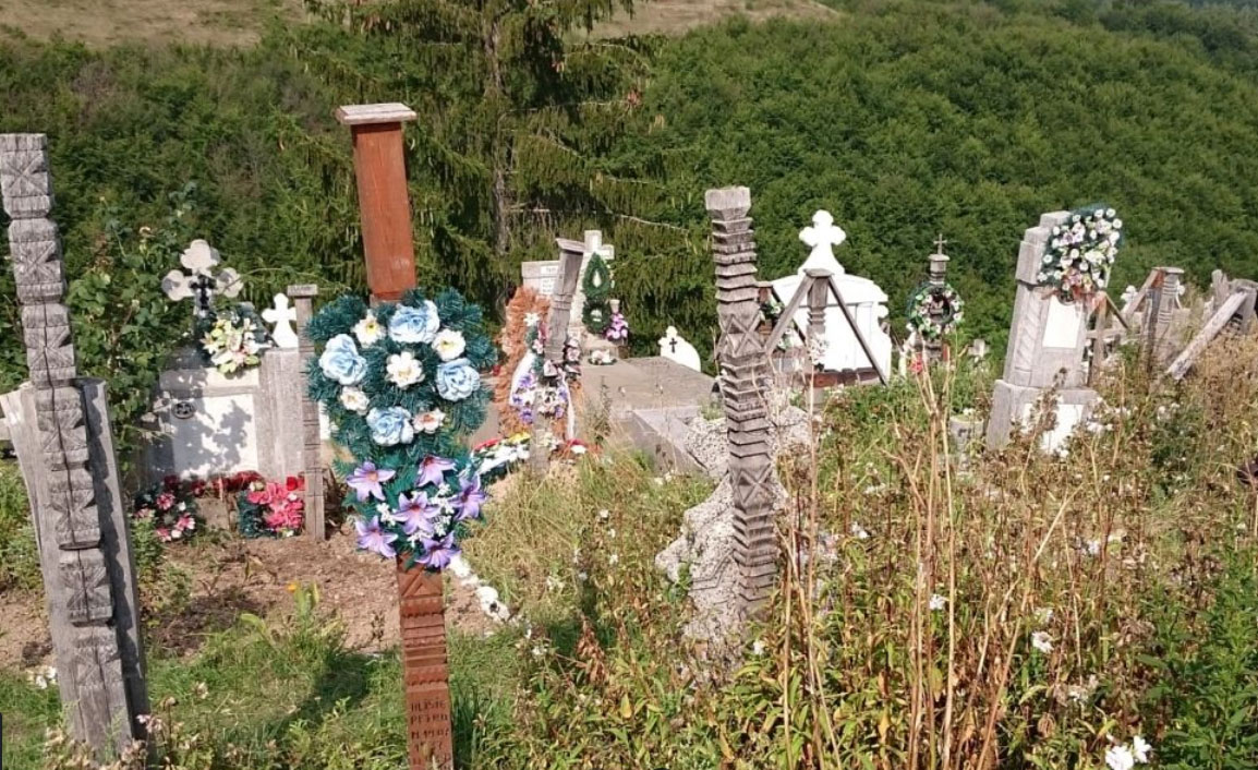 
Stalpii funerari din Loman