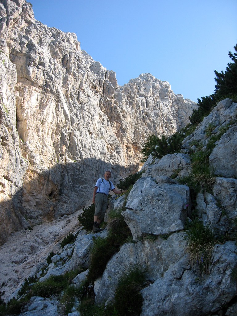 Traseu montan in Muntii Piatra Craiului: Cojocaru - Valea lui Ivan - Drumul Granicerilor - Plaiul Foii