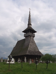 Biserica de lemn din Rieni