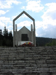 Monumentul Eroilor – din primul si al doilea razboi mondial