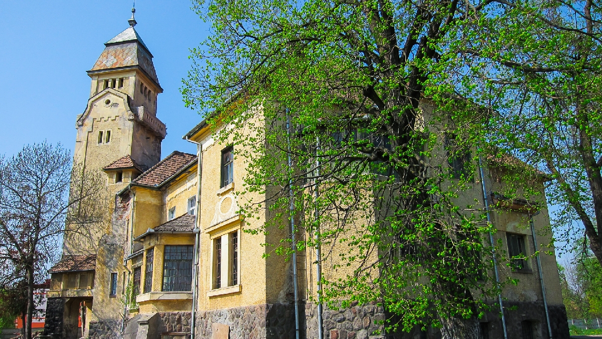 Castelul Urmanczy