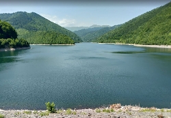 Barajul Rausor si Lacul de acumulare Rausor