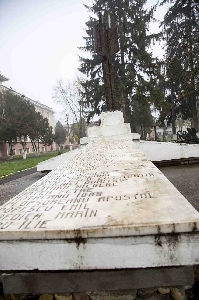 Monumentul eroilor romani
