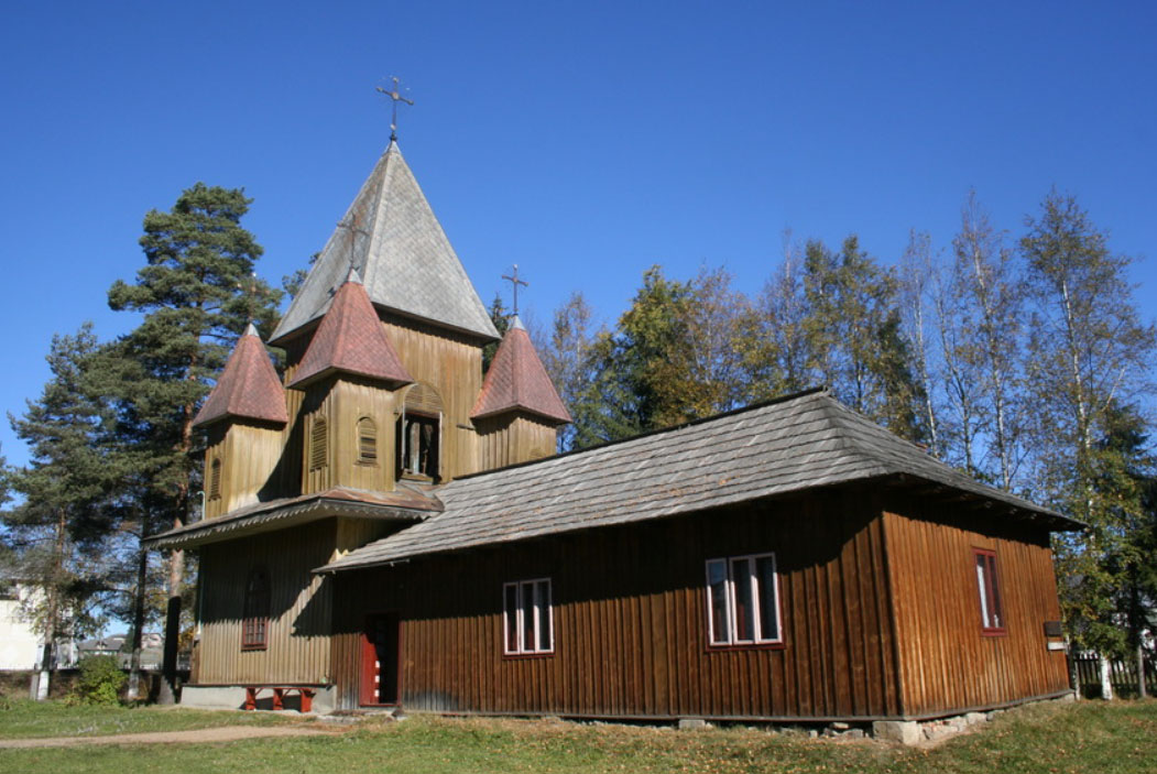 Biserica de lemn "Sfantul Dumitru" din Poiana Stampei