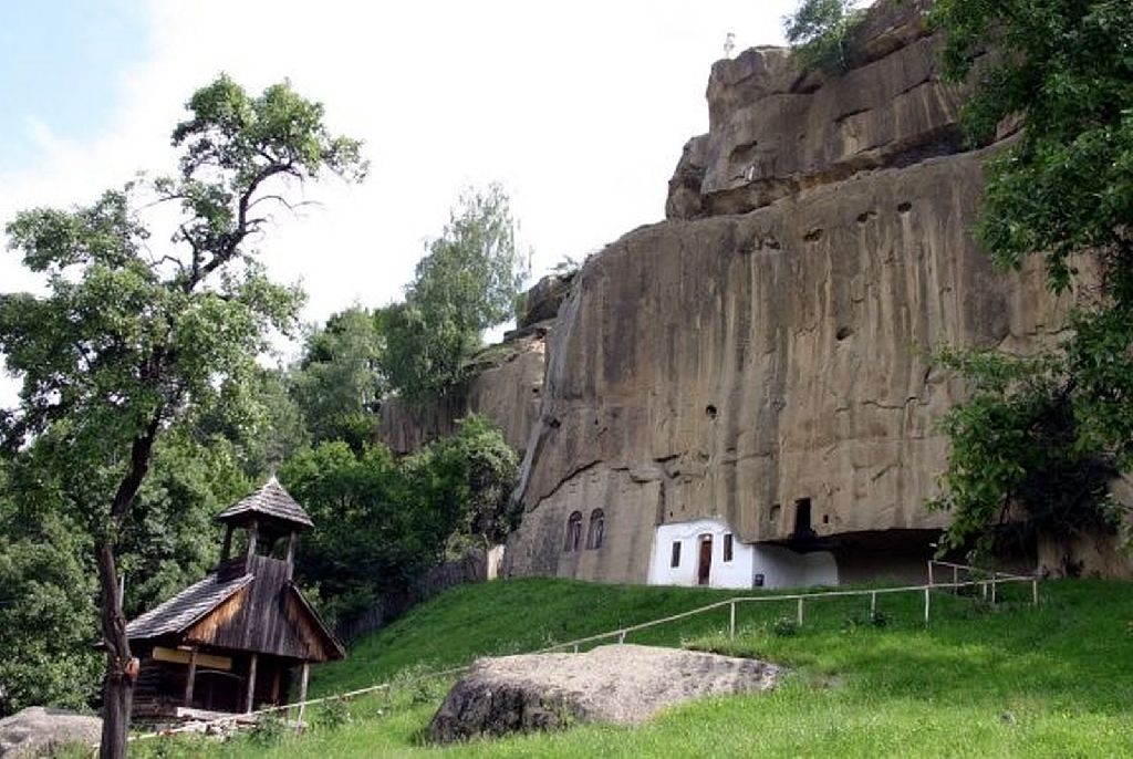 Manastirea Corbii de Piatra