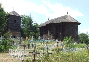 Biserica de lemn Adormirea Maicii Domnului din Largaseni