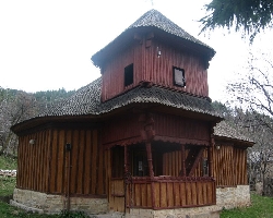 Biserica de lemn Sfantul Nicolae din Prisaca