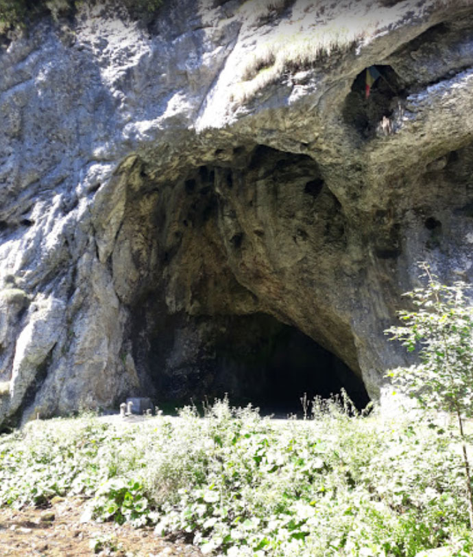 Pestera Hoanca Apei