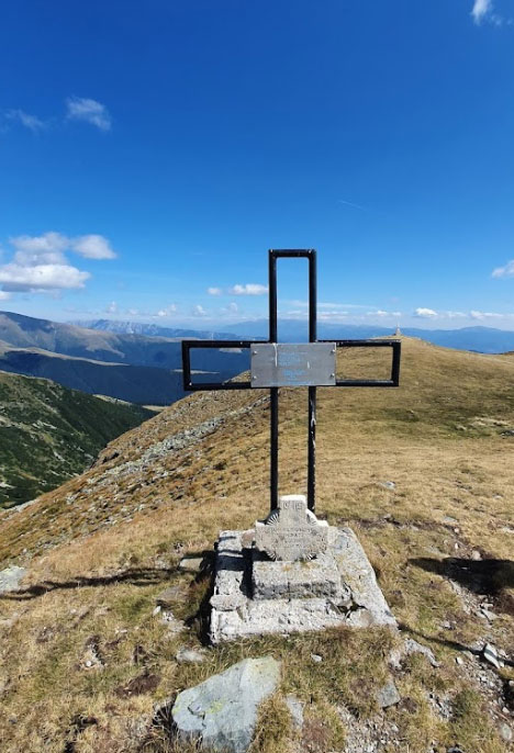 Crucea Ateneului de pe muntele Iezer