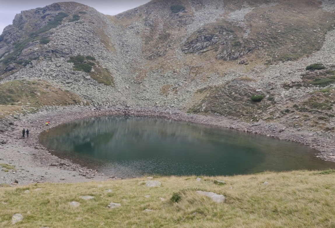 Lacul Iezer, singurul lac glaciar din masivul Iezer - Papusa