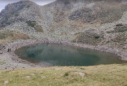 Lacul Iezer, singurul lac glaciar din masivul Iezer - Papusa